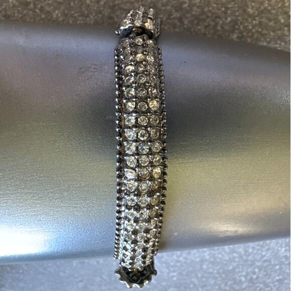Rhinestone Pave Sections Stretch Bracelet - Picture 1 of 4